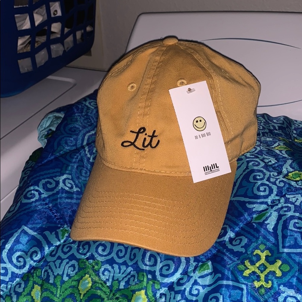 Lit yellow hat